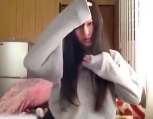 《個人撮影,JC,流出》顔出し ガチでヤバいやつ･･中×生のぎこちないオナニー動画がエロイプでネットに流れてしまってる