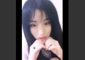 《個人撮影,素人,流出》完全にヤバいやつ。おマンコくぱぁした美女が無毛まんこを晒してオナニーを自撮り