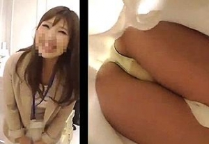 《個人撮影,素人,盗撮》顔出し ガチでヤバいやつ。激カワショップ店員のパンチラを逆さ撮りした犯罪映像が流出