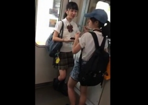 《個人撮影,JC,盗撮》ガチでヤバいやつ。可愛い中×生を見つけては粘着してパンチラ盗撮するロリ専撮り師