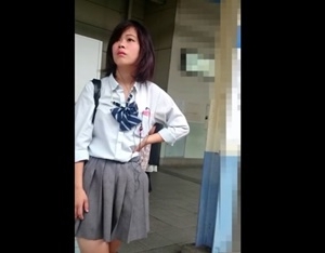 《個人撮影,JK,盗撮》ヤバいやつ。痴漢男に狙われた激カワJKの新鮮な下半身！声掛けからめくり撮りまでされてしまう！