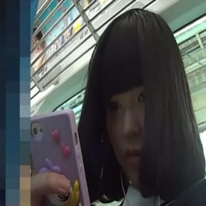 《個人撮影,JK,盗撮》※高画質※圧巻の美少女JKに粘着&逆さ撮りでもっちりエロいお尻に貼り付くパンツを盗撮