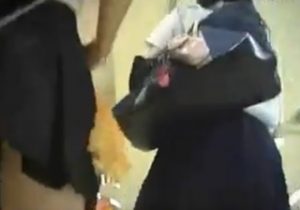 《個人撮影,JK,盗撮》生々しすぎるJKの追い撮りパンチラ！短い制服スカートから見えるパンチラとハリのある太ももがエロいｗ