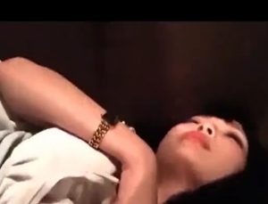 《個人撮影,素人,レイプ》泥酔したキャバ嬢を閉店後の店内でガチレイプした男の犯罪記録映像