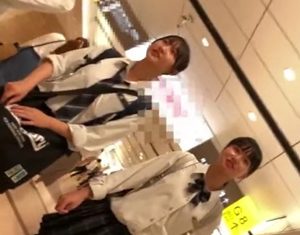 《盗撮動画》クラスで1番可愛いレベルの美少女JKの純情パンチラを高画質カメラで逆さ撮りしたったｗ