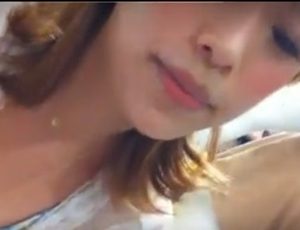 《盗撮動画》超絶美人なギャル系ショップ店員の胸チラとパンチラを同時攻略する有能撮り師のコレクション映像ｗ