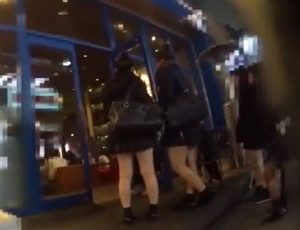 どう見てもガチ！夜の繁華街で見つけた不良JKを尾行してパンチラ撮影したリアル盗撮動画