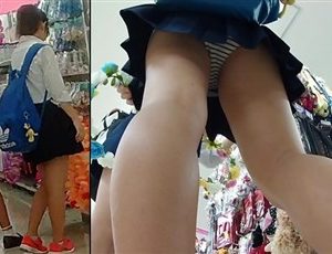 プルート　【高画質】制服娘逆さ撮りNo46