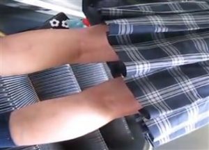 【ガチ盗撮注意】駅のエスカレーターで制服JKのスカートにスマホ突っ込んで撮影した結果ｗｗｗ
