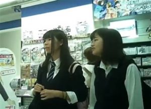 【逆さ撮り盗撮動画】おまいらJK好きだろ Vol.17