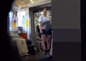 【逆さ撮り盗撮動画】おまいらJK好きだろ Vol.32