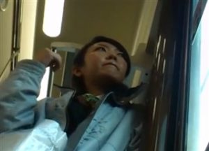 【逆さ撮り盗撮】盗satu列車 Vol.30事務系OLのスカート盗satu