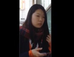 【ガチ盗撮動画】制服JKめくっちゃいました