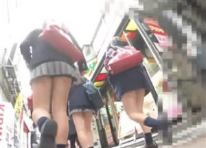 【逆さ撮り盗撮動画】おまいらJK好きだろ Vol.48