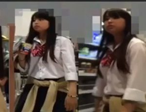 【逆さ撮り盗撮】JK好き撮り師のパンチラ日記 Vol.25