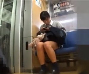 【逆さ撮り盗撮動画】おまいらJK好きだろ Vol.55