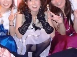 【盗撮動画】結婚式会場、花嫁含めてパンチラの宝庫だったｗｗｗｗ