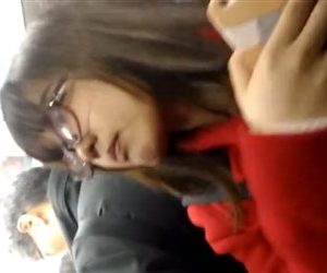 《本物痴漢動画》nar 満員電車で逆さ撮り1