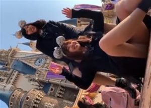 たぴおか #2 夢の国＠小動物系JKのお城前座りスト白P。オススメの食べ物は？声かけ顔同時フロントも。