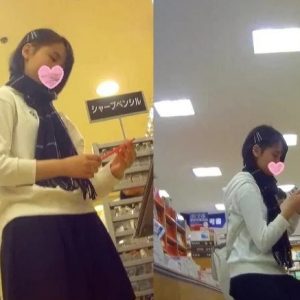 コロコロ 私服JCパンチラ逆さ撮り04