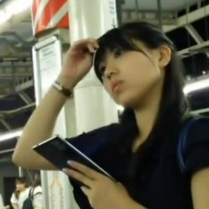 《盗撮動画》厳選した激カワOLのスカートめくりパンチラ動画がマジでシコいんだがｗｗｗ