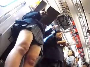 【逆さ撮り盗撮動画】おまいらJK好きだろ Vol.108