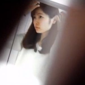 この美人モデルの女子トイレ盗撮動画、犯罪臭がすごい・・・