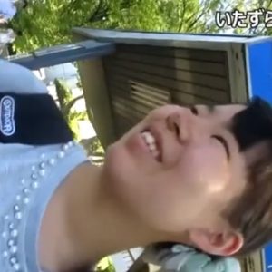 中学生みたいな女の子に声掛けして”パイ揉み”するパンチラ撮り師のガチ痴漢行為が危険過ぎる・・・