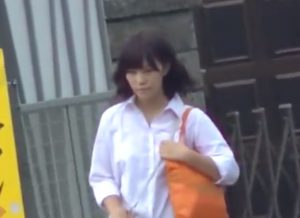 《盗撮動画》この美少女JKちゃんがストーキング＆パンチラ盗撮された上、下着ドロまでされているという事実・・・