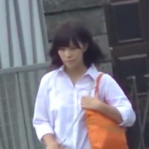 《盗撮動画》この美少女JKちゃんがストーキング＆パンチラ盗撮された上、下着ドロまでされているという事実・・・
