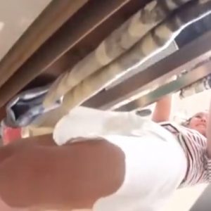 若くて可愛いアパレル店員ちゃん、接客中にパンチラ盗撮されると100％回避不能だったｗ