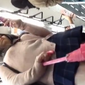 《盗撮動画》このJKがクッソエロい身体してたからパンチラ盗撮しまくってきた