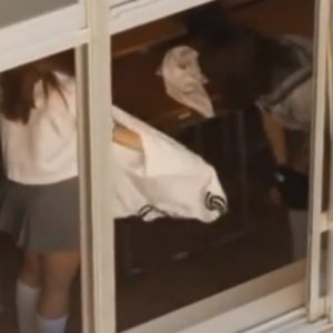 《盗撮動画》自宅ベランダからJCの着替えが覗ける立地条件最強の自宅に住む撮り師ｗｗｗ