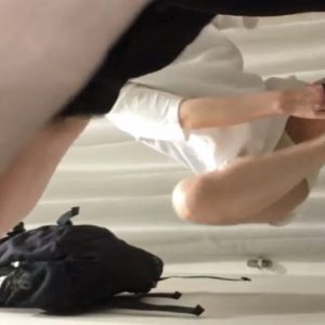 《盗撮動画》※顔出し ガチのまじで美人な女子のアパレル試着室盗撮のシコリティが高すぎると話題ｗｗ