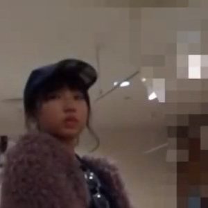 【盗撮動画】守りたい。美少女JCの貴重すぎる純白パンツ（逆さ撮り成功）