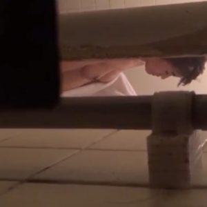 《盗撮動画》民家風呂覗き動画（本物）若くて可愛い逸材美少女です・・・