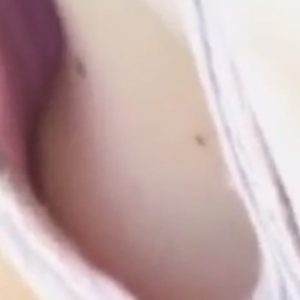 《胸チラ盗撮》タンクトップで無防備な美人ギャルの乳首GETに成功したから公開しておくｗｗｗ