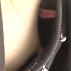 《盗撮動画》ギャルの乳首GET成功ｗ  ⇒ 調子に乗った結果盗撮バレするこの動画ｗｗｗ