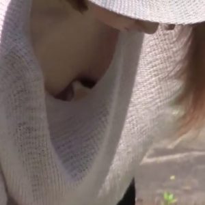 《盗撮動画》ボランティア中の若妻さん、ガチで胸チラのぞき放題で撮り師俺歓喜ｗｗｗ