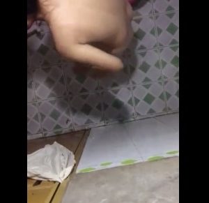 《盗撮動画》悪徳不動産業者さん、独り暮らし女性宅のお風呂場の天井の照明に隠しカメラを設置した結果・・・