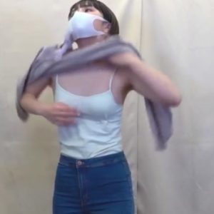 《盗撮動画》会社の健康診断で着替え盗撮という回避不能な状況で盗み撮られる美人OLのスケベな下着姿