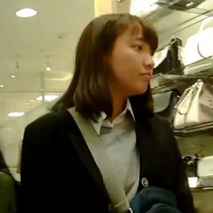 《盗撮動画》JK純白パンティ3人分！こういうどこにでもいそうな可愛いJKのパンチラが死ぬほど好きだって奴ｗｗｗ