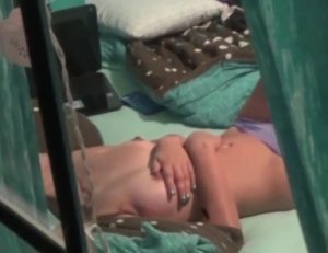 《盗撮動画》民家撮り師「おっぱい丸出しで寝てる素人ギャルの撮影に成功してしまったｗ」