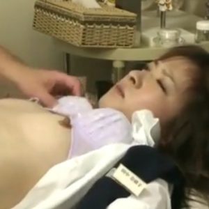 《盗撮動画》美人OLさん、プロのセクハラ施術師の手によって全身性感帯化させられてしまう
