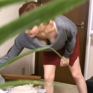 《同僚盗撮》可愛い新入社員が胸チラを見せつけてくるんだが、誘われてるって事でいいのか？ｗ