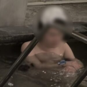 《盗撮動画》こういう限りなくガチっぽい露天風呂盗撮動画って一体どうなってんだよ・・・