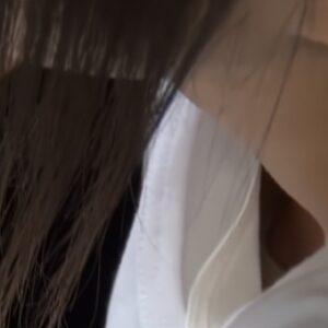 《盗撮動画》電車&店内胸チラ盗撮！若い娘～ギャル妻まで複数の素人娘たちが乳首GET対象に