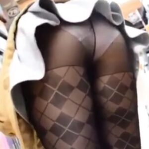 《盗撮動画》激ミニギャルのスケベさに一線を越えてしまったパンチラ撮り師の犯罪記録映像がやばい