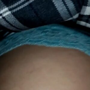 《盗撮動画》もはや痴漢レベルの激ヤバパンチラ盗撮動画。小動物系の可愛い制服娘が餌食になってます