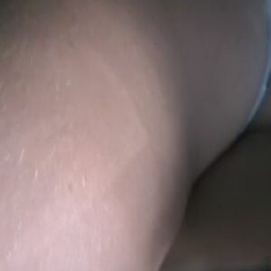 《盗撮動画》SSS級制服美少女逆さ撮りパンチラ！金髪娘ってうぶ毛も金髪なんだな